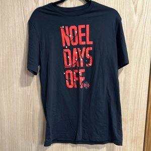 men’s medium under armor noel days off shirt